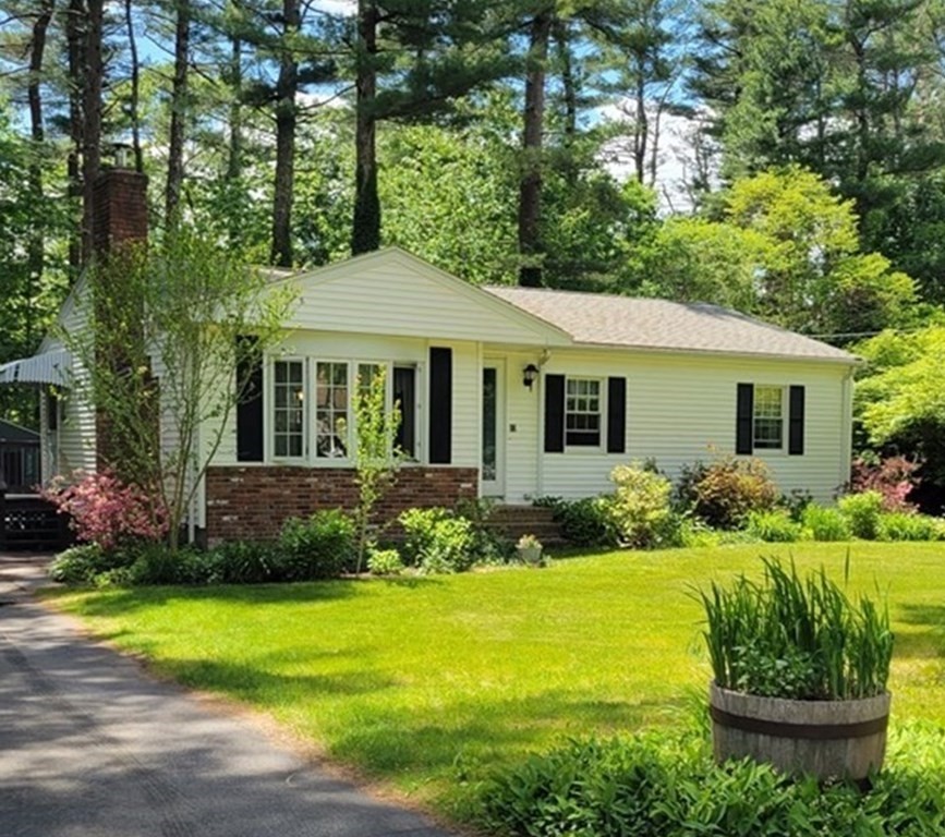 12 Chestnut Road Halifax, MA 02338 - Photo 1 of 27 Gallery Image 1