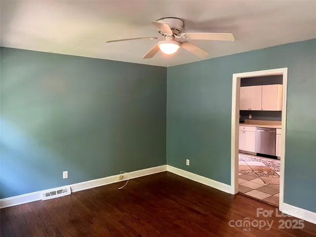 $1,400 | 2813 Fordwood Drive, Charlotte, NC 28208