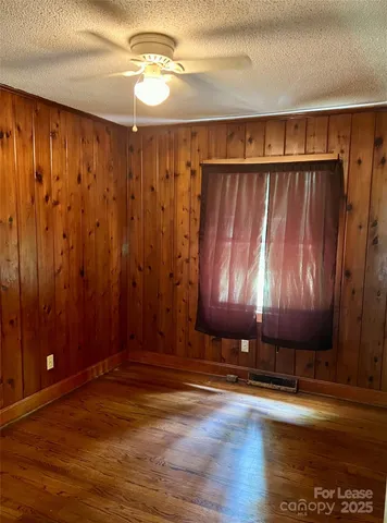 $1,400 | 2813 Fordwood Drive, Charlotte, NC 28208