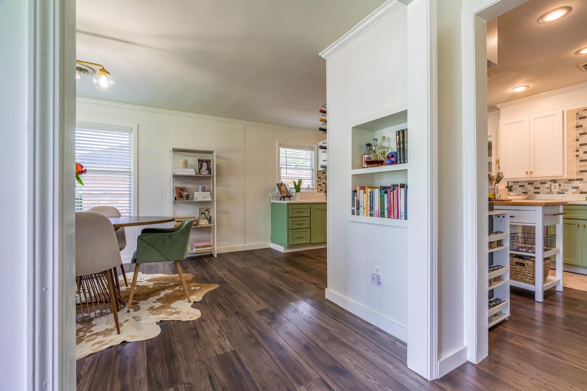 5068 Wingdale Road Memphis, TN 38117 - Photo 5 of 21 a workspace with furniture window and wooden floor