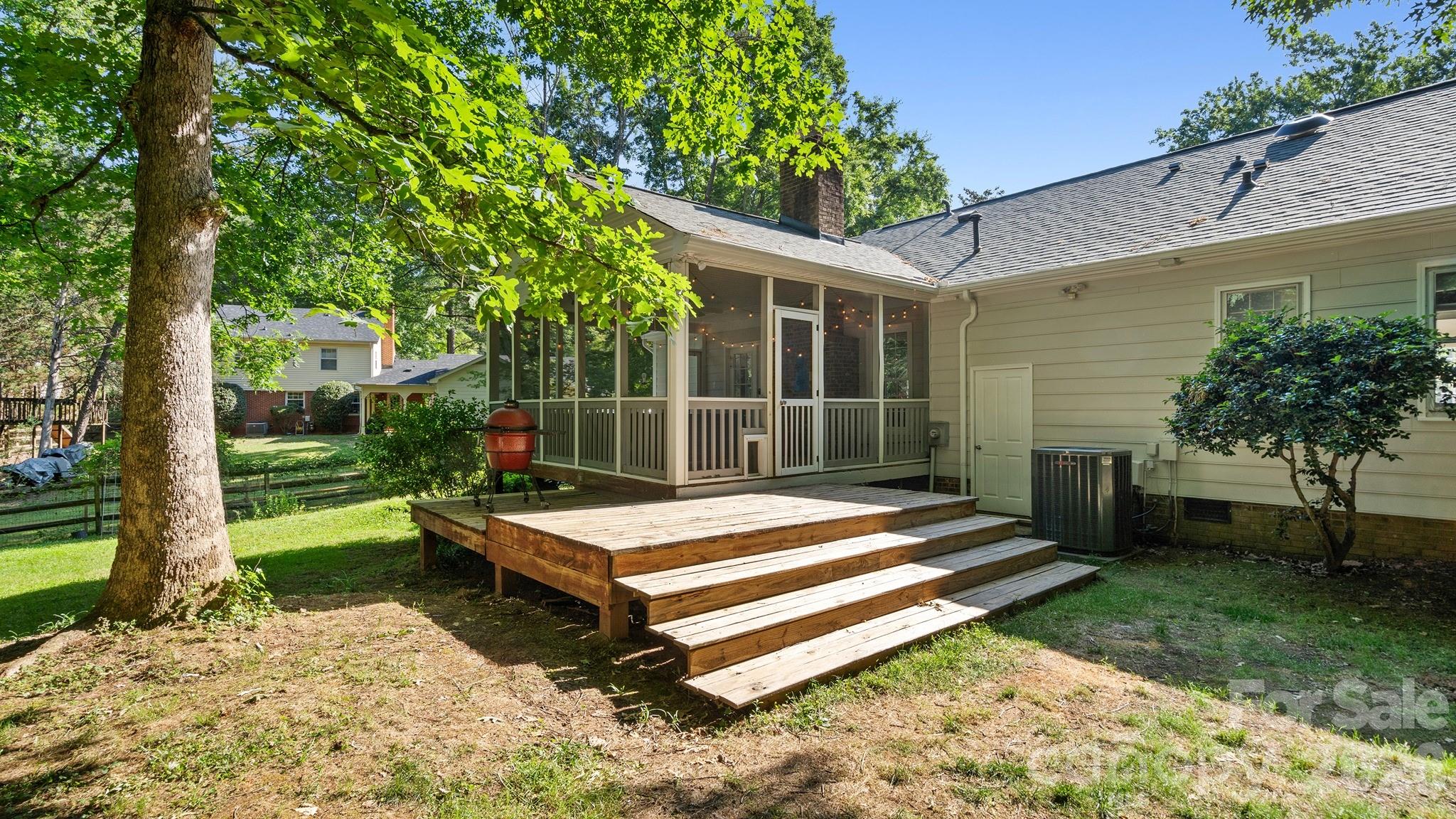 9608 Watergate Road Charlotte, NC 28270 - Photo 23 of 32 Gallery Image 23