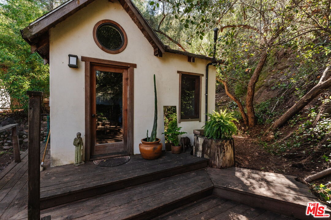 23300 Red Rock Road Topanga, CA 90290 - Photo 25 of 59