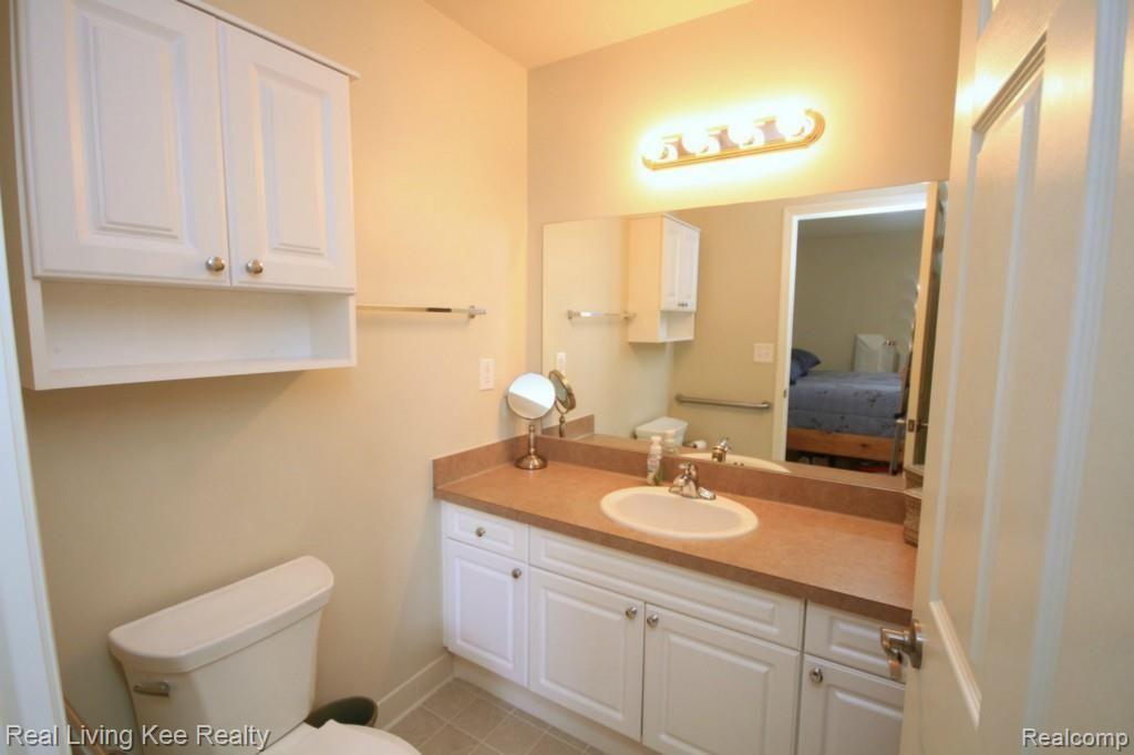 3511 Tremonte Circle Rochester, MI 48306 - Photo 20 of 22 3511 Tremonte 046 (1).jpg