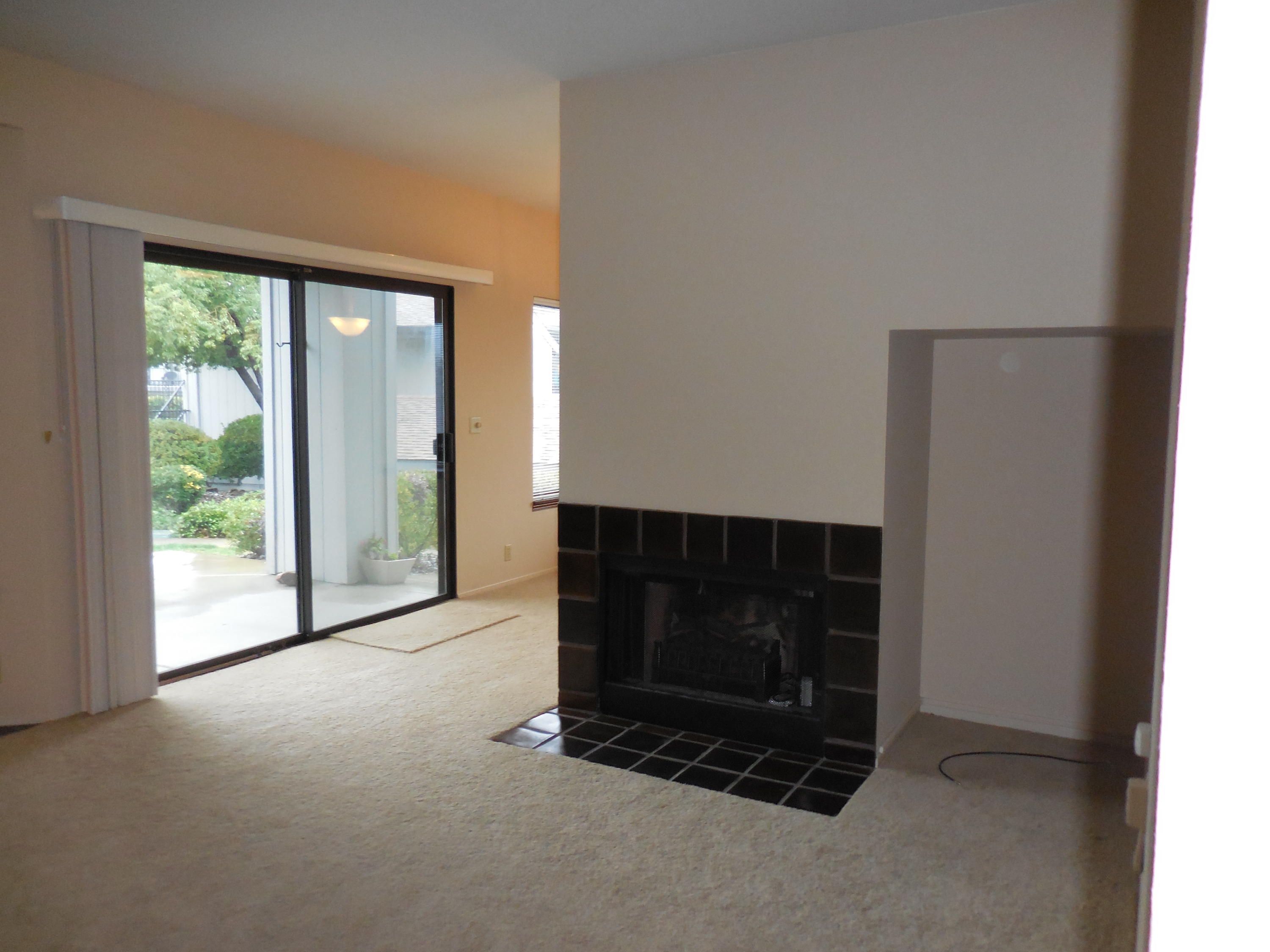 225 Ridgetop Drive, Unit 117 Redding, CA 96003 - Photo 1 of 20 LR to Front Patio