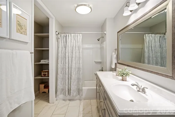 $475,000 | 5801 Lindenwood Drive, Matthews, NC 28104