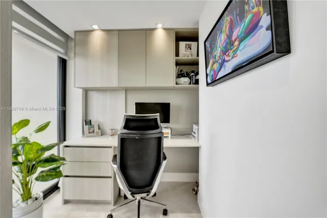 $11,500 | 19667 Turnberry Way, Unit 27J, Aventura, FL 33180