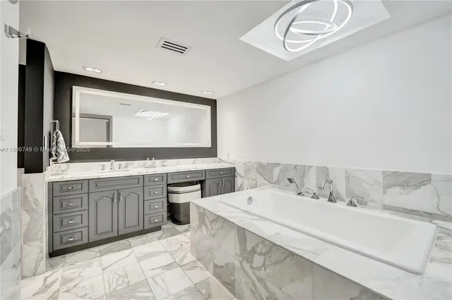 $11,500 | 19667 Turnberry Way, Unit 27J, Aventura, FL 33180
