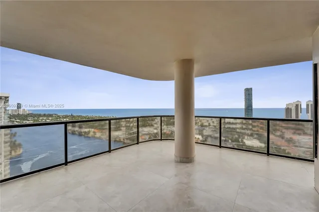 $11,500 | 19667 Turnberry Way, Unit 27J, Aventura, FL 33180