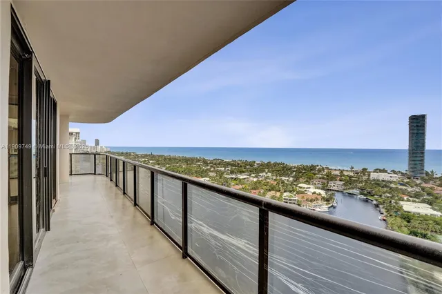 $11,500 | 19667 Turnberry Way, Unit 27J, Aventura, FL 33180