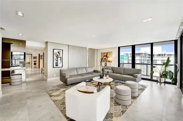 $11,500 | 19667 Turnberry Way, Unit 27J, Aventura, FL 33180