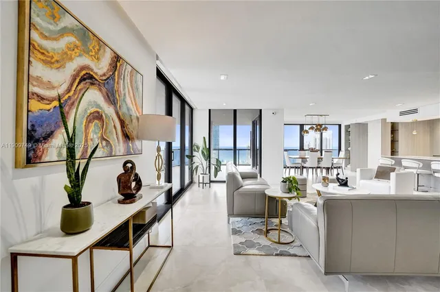 $11,500 | 19667 Turnberry Way, Unit 27J, Aventura, FL 33180