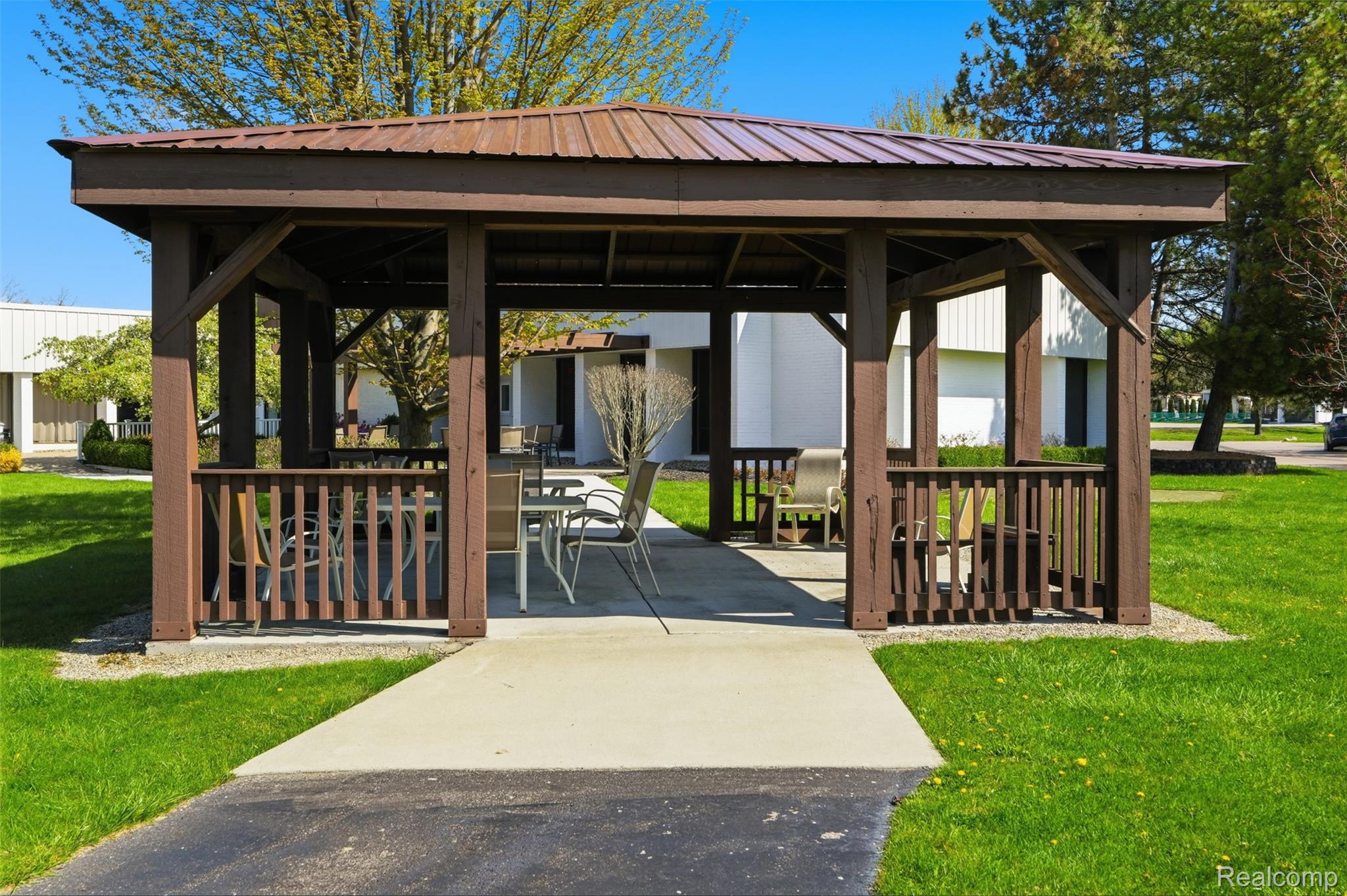 440 Flamingo Street Rochester, MI 48309 - Photo 31 of 32 View of property's community featuring a gazebo and a patio