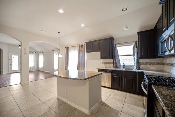 $2,600 | 2306 Lucerne Drive, Rowlett, TX 75089