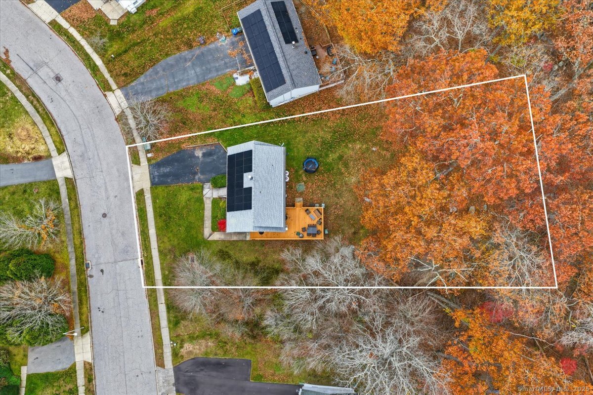 198 Dartmouth Drive Groton, CT 06355 - Photo 24 of 25 a view of a small room