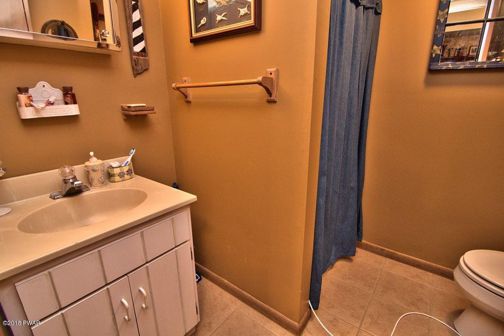 2552 Oak Lane Lake Ariel, PA 18436 - Photo 36 of 42