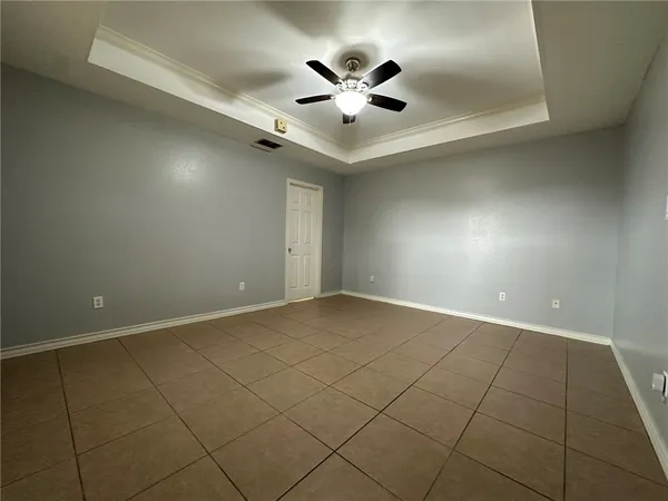 en view of an empty room