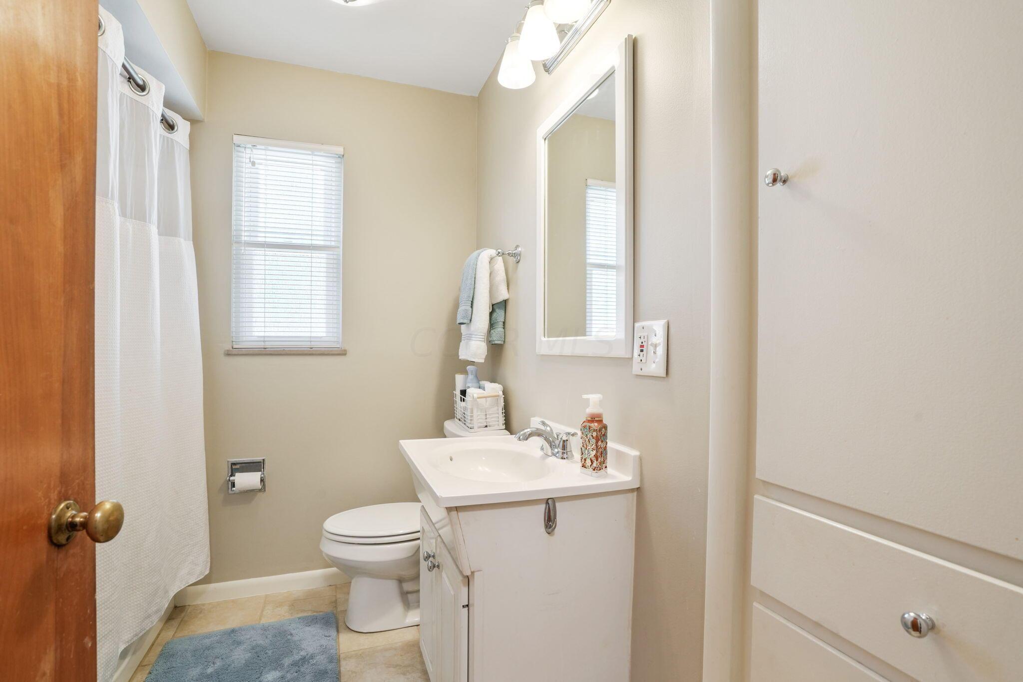 2086 Milden Road Columbus, OH 43221 - Photo 17 of 33 bath