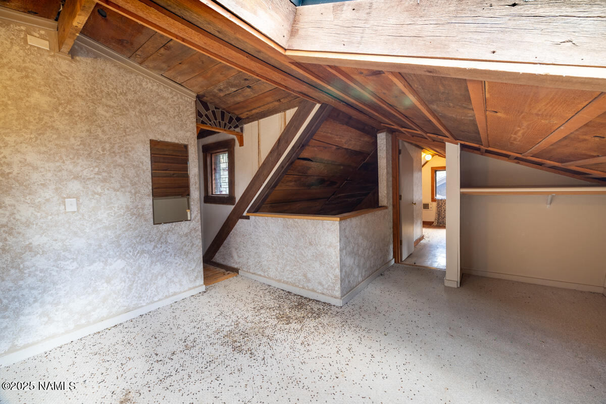 129 North Spitz Spring Road Parks, AZ 86018 - Photo 32 of 59 a view of a garage