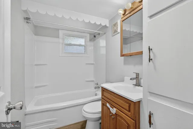 $279,000 | 208 Shenandoah Avenue, Winchester, VA 22601