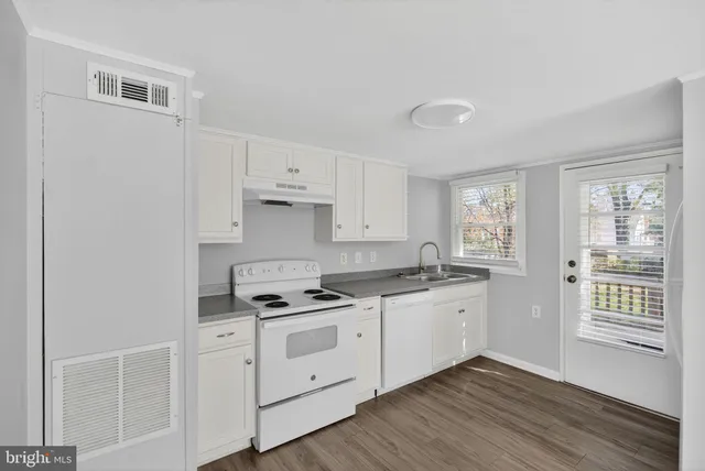 $279,000 | 208 Shenandoah Avenue, Winchester, VA 22601