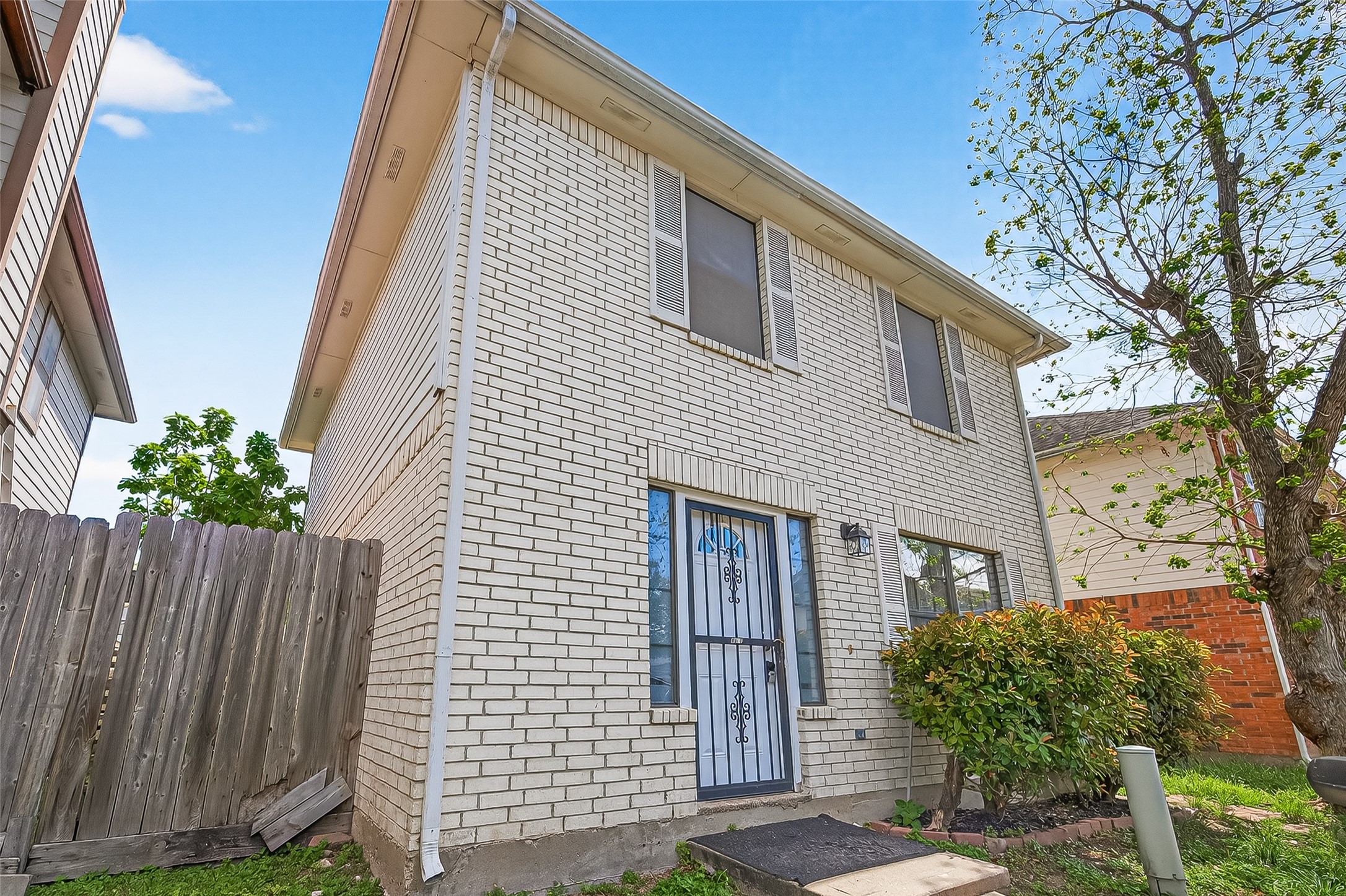 8617 Mapletwist Street Houston, TX 77083 - Photo 5 of 44