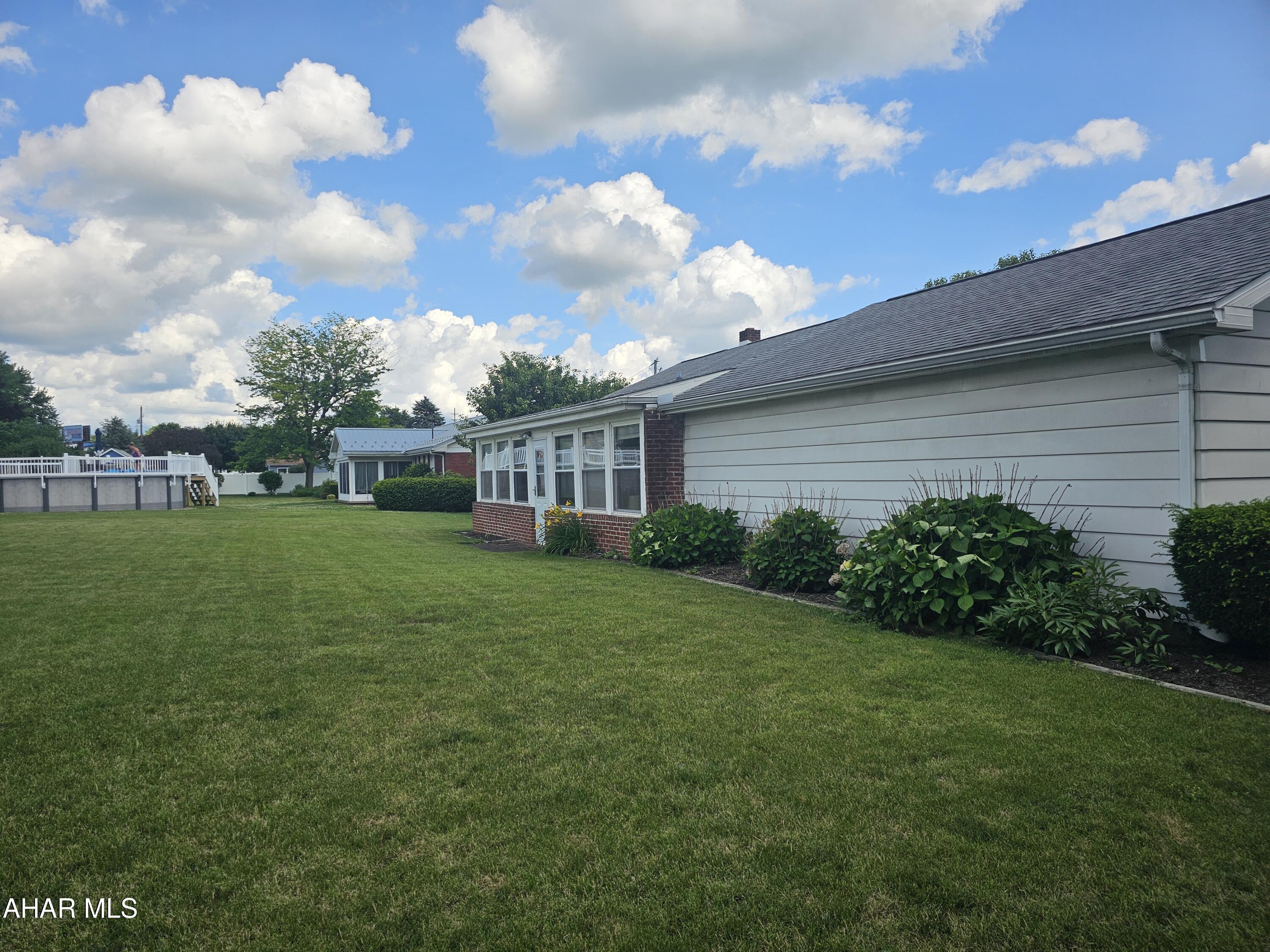 801 James Street Roaring Spring, PA 16673 - Photo 5 of 27