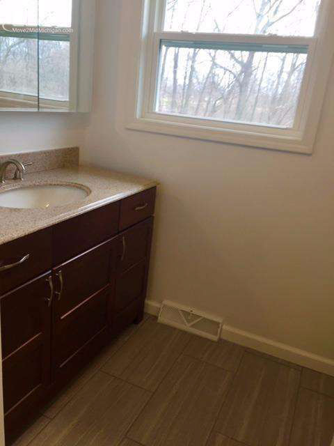 4545 Courtney Road Montrose, MI 48457 - Photo 10 of 22 20435072-9.JPG