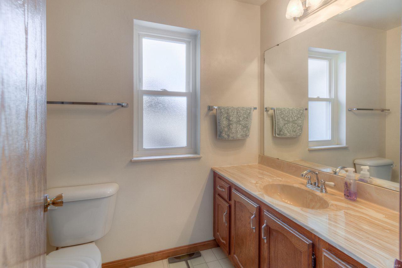 2573 England Town Road St. Louis, MO 63129 - Photo 12 of 22