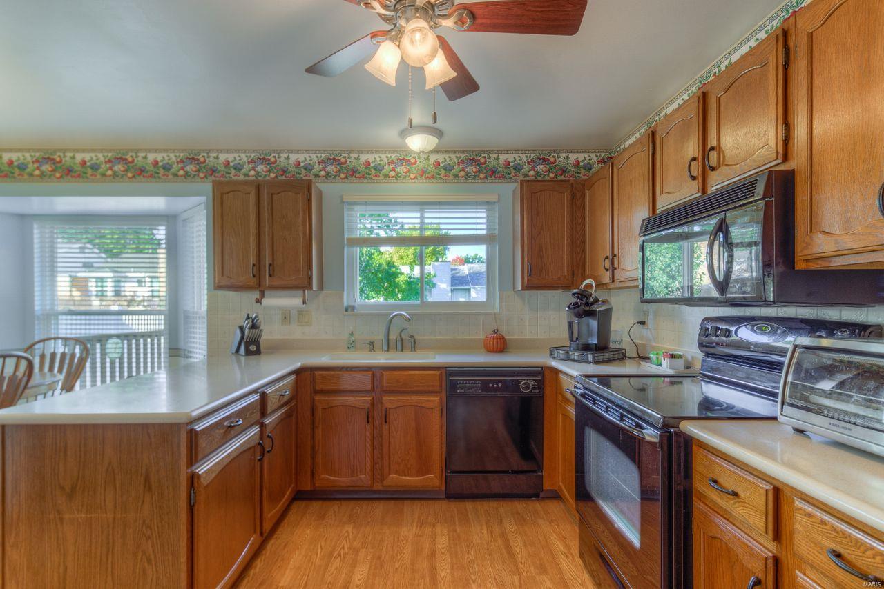 2573 England Town Road St. Louis, MO 63129 - Photo 9 of 22