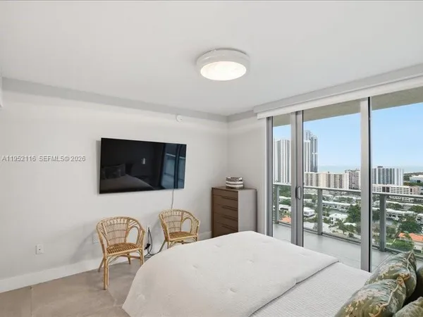 $20,000 | 330 Sunny Isles Boulevard, Unit 52404, Sunny Isles Beach, FL 33160