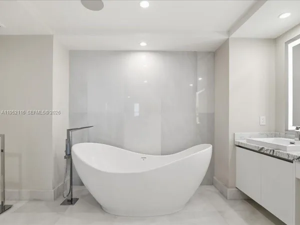 $20,000 | 330 Sunny Isles Boulevard, Unit 52404, Sunny Isles Beach, FL 33160