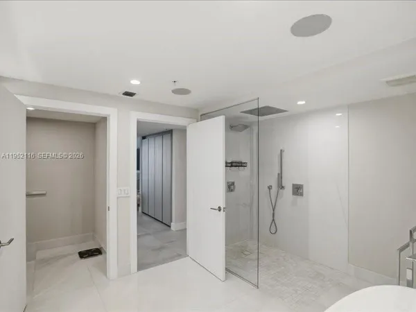 $20,000 | 330 Sunny Isles Boulevard, Unit 52404, Sunny Isles Beach, FL 33160