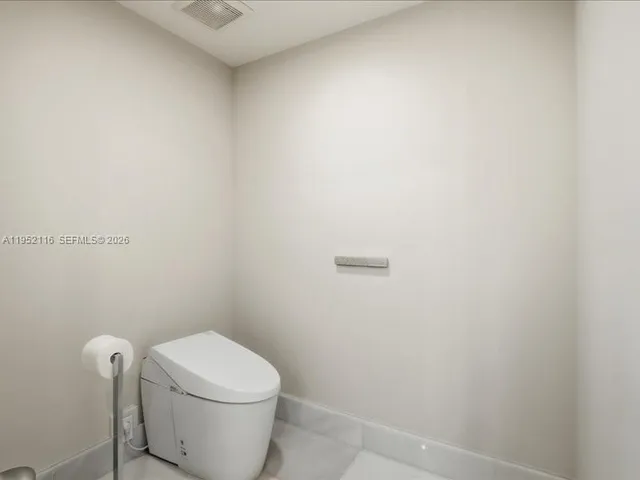 $16,000 | 330 Sunny Isles Boulevard, Unit 52404, Sunny Isles Beach, FL 33160