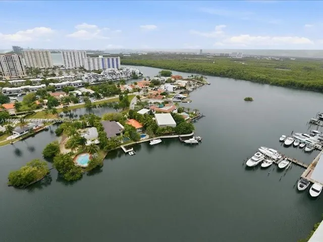 $16,000 | 330 Sunny Isles Boulevard, Unit 52404, Sunny Isles Beach, FL 33160