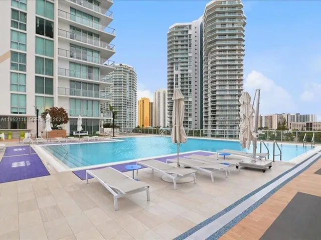 $16,000 | 330 Sunny Isles Boulevard, Unit 52404, Sunny Isles Beach, FL 33160