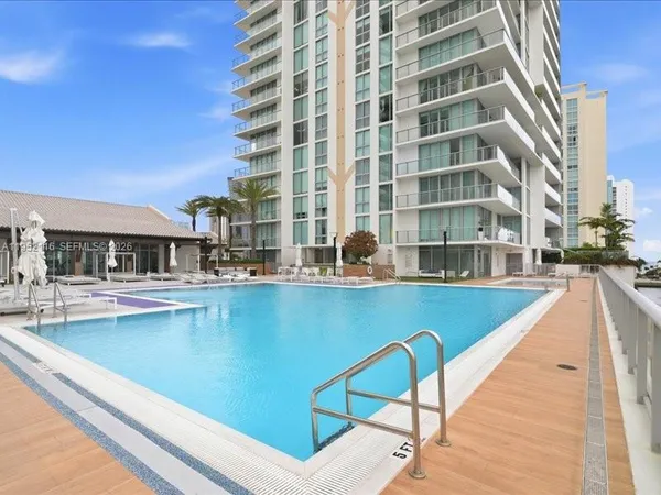 $20,000 | 330 Sunny Isles Boulevard, Unit 52404, Sunny Isles Beach, FL 33160