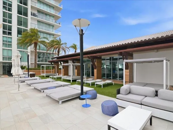 $20,000 | 330 Sunny Isles Boulevard, Unit 52404, Sunny Isles Beach, FL 33160