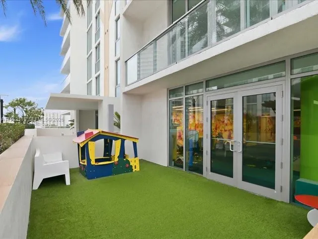 $16,000 | 330 Sunny Isles Boulevard, Unit 52404, Sunny Isles Beach, FL 33160