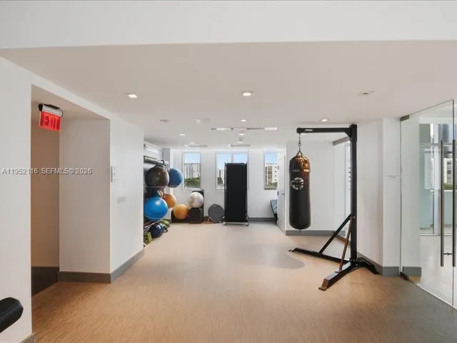 $16,000 | 330 Sunny Isles Boulevard, Unit 52404, Sunny Isles Beach, FL 33160