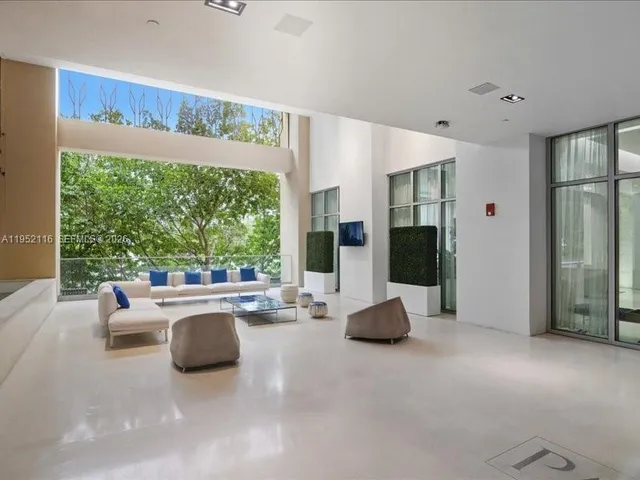 $16,000 | 330 Sunny Isles Boulevard, Unit 52404, Sunny Isles Beach, FL 33160