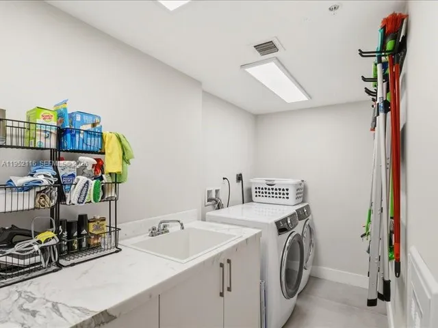 $16,000 | 330 Sunny Isles Boulevard, Unit 52404, Sunny Isles Beach, FL 33160