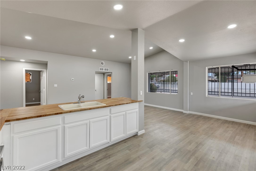 2217 Santa Rosa Drive Las Vegas, NV 89104 - Photo 11 of 28
