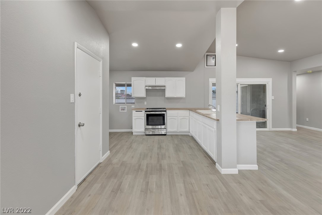 2217 Santa Rosa Drive Las Vegas, NV 89104 - Photo 7 of 28