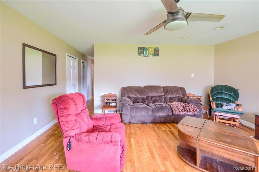 5477 Hopkins Road Flint, MI 48506 - Photo 5 of 27