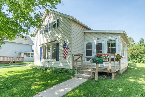 $314,900 | 637 Theresa Street, Clayton, NY 13624