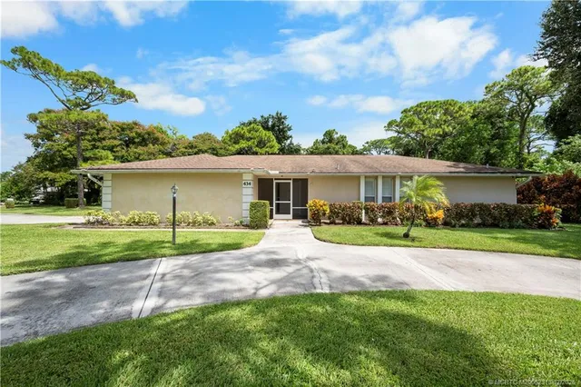 $599,000 | 434 Northeast Acacia Place, Jensen Beach, FL 34957