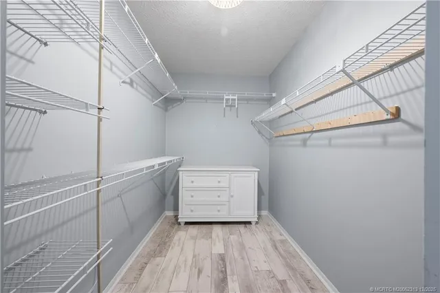 $599,000 | 434 Northeast Acacia Place, Jensen Beach, FL 34957