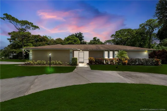 $599,000 | 434 Northeast Acacia Place, Jensen Beach, FL 34957