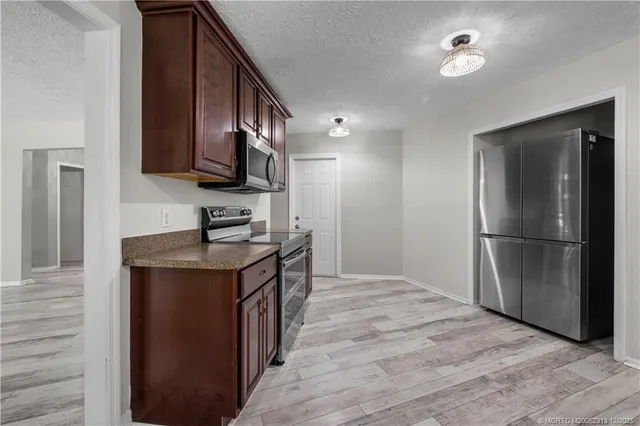 $599,000 | 434 Northeast Acacia Place, Jensen Beach, FL 34957