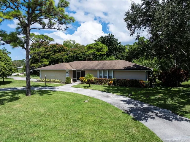 $599,000 | 434 Northeast Acacia Place, Jensen Beach, FL 34957